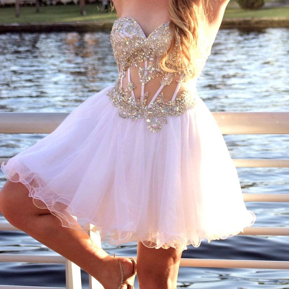 Tony Bowls sequin, tulle & mesh party dress size 6